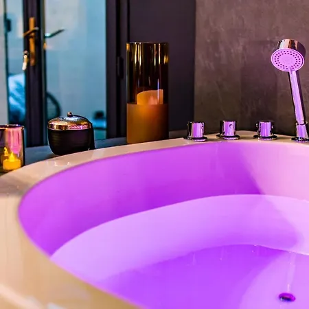 Avec Jacuzzi Et Terrasse Privatifs, Piscine Chauffee, Sauna, Salle De Billard Apartmán Congenies