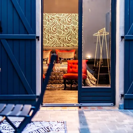 Avec Jacuzzi Et Terrasse Privatifs, Piscine Chauffee, Sauna, Salle De Billard *