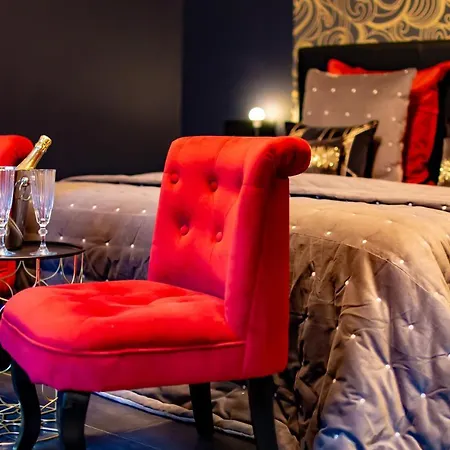 Avec Jacuzzi Et Terrasse Privatifs, Piscine Chauffee, Sauna, Salle De Billard Apartmán Congenies